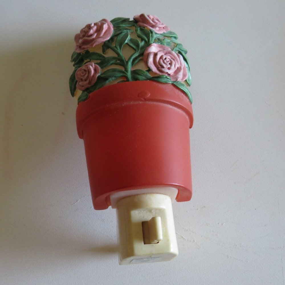 Roses in Pot Nightlight 6" tall